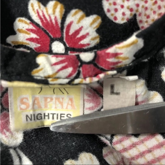 SAPNA Nightgown Floral Nightie Black Red Modest Mid Weight Pajama Vintage - Picture 5 of 5